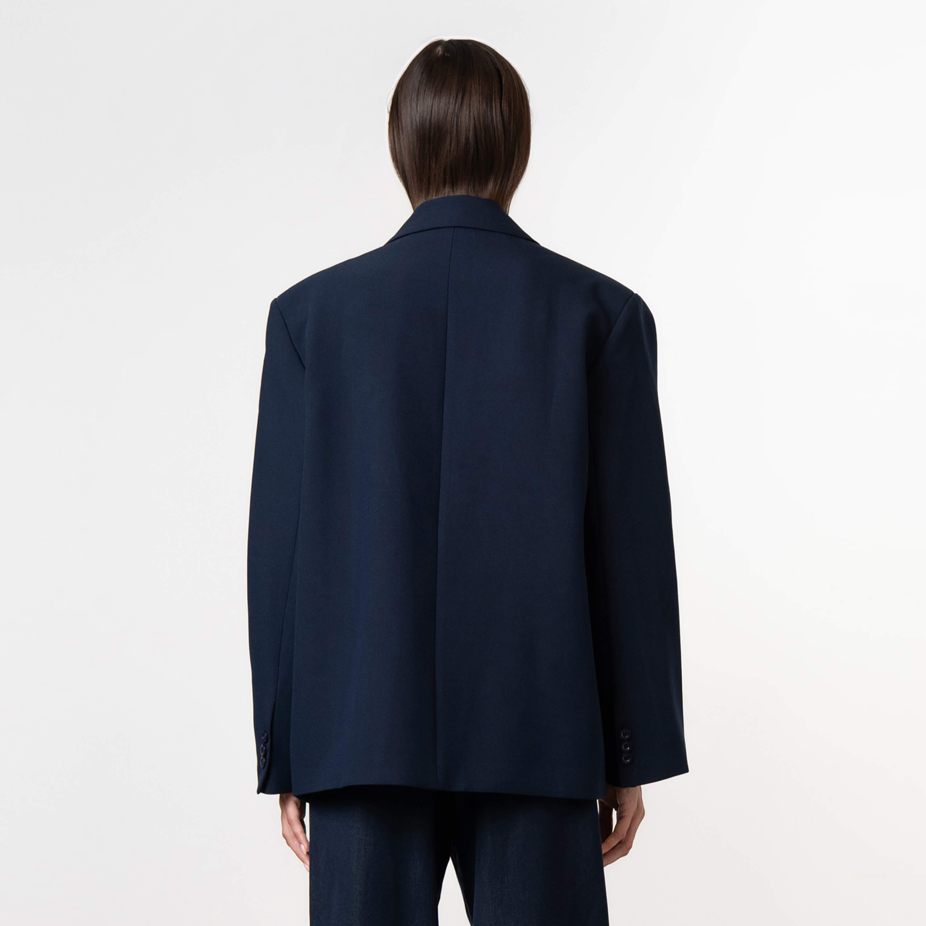 Model is 175 cm and wears size S
